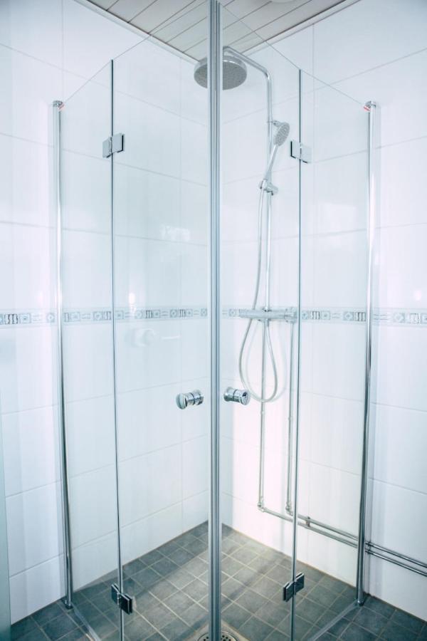 Poppelstrand Nuuksio, Pet Friendly Guest Apartment Kültér fotó
